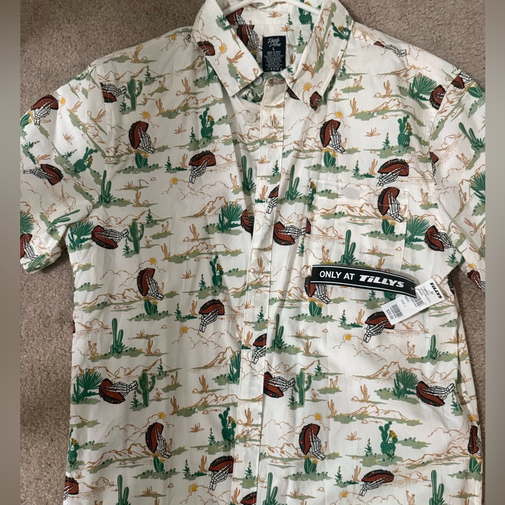 Tilly's 🌵 🌮 💀 Button Down Shirt with Taco Desert print! NWT Men’s